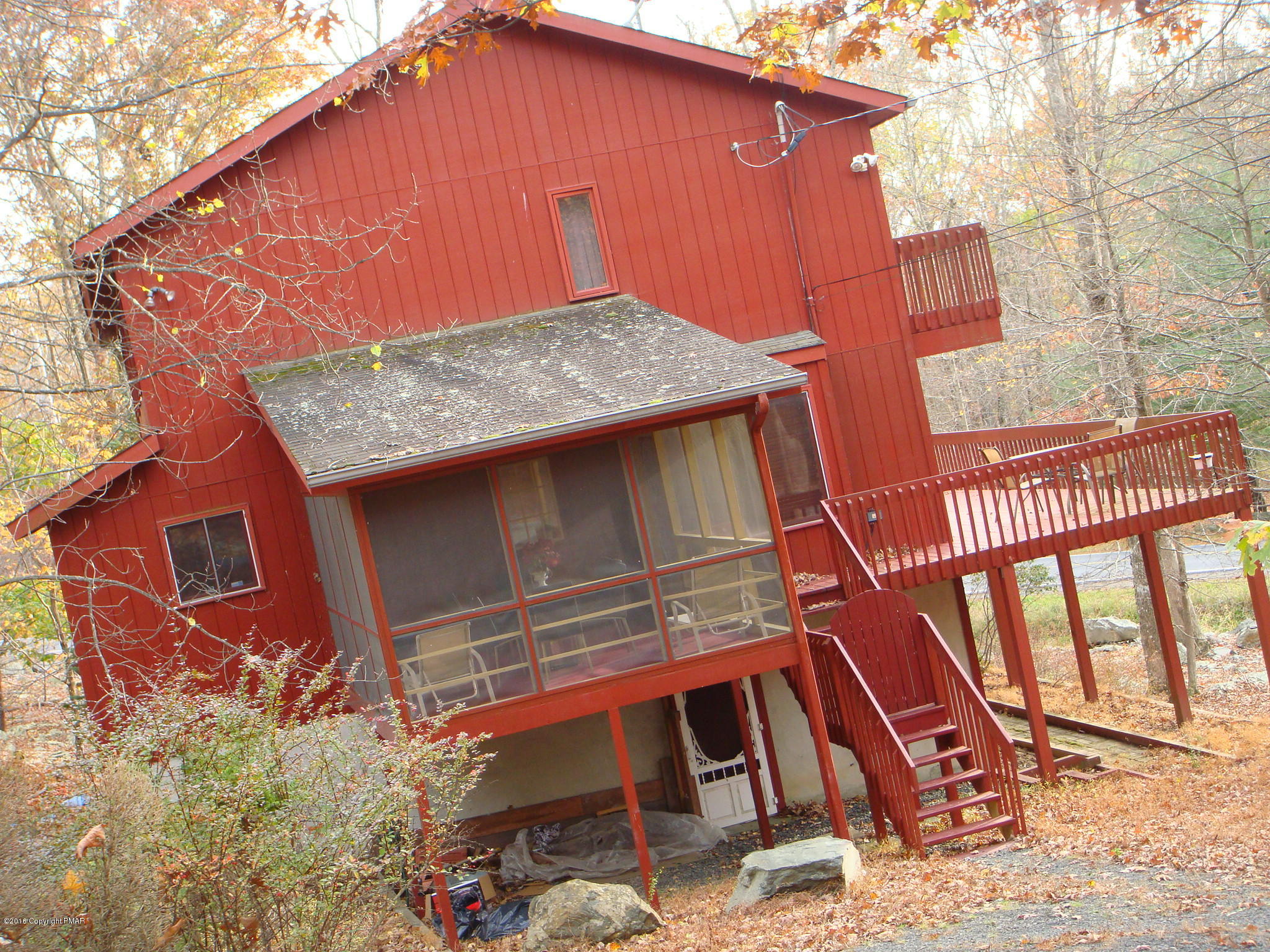 708 Dundee Road Bushkill, PA 18324 - Photo 5 of 26 Screen Porch