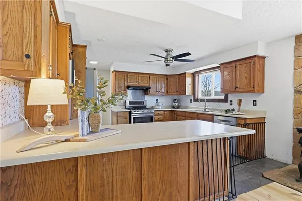 $515,000 | 28005 West 295th Street, Paola, KS 66071