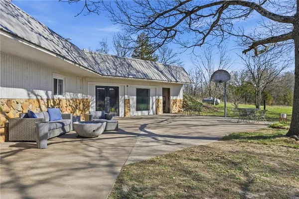 $515,000 | 28005 West 295th Street, Paola, KS 66071