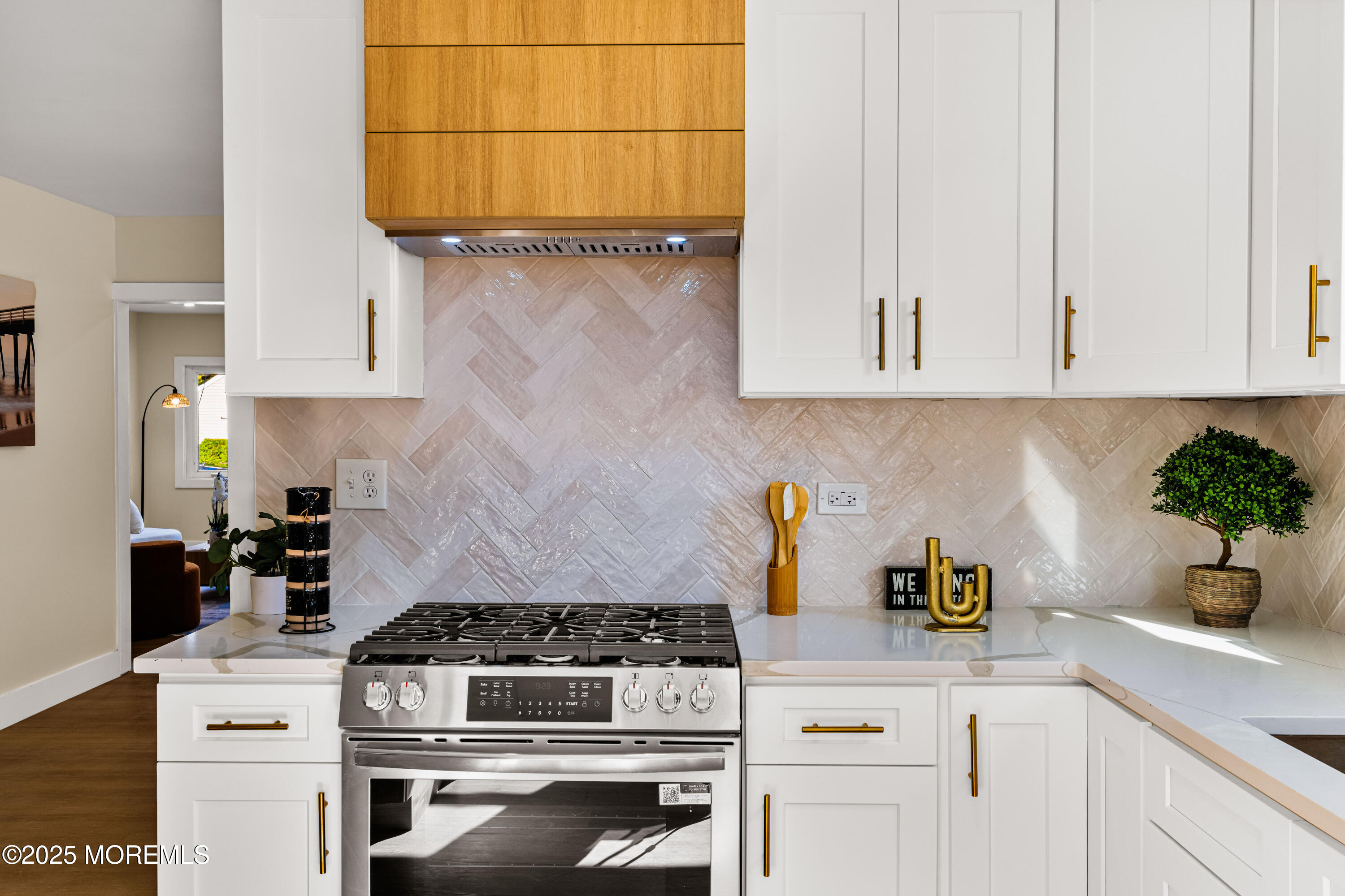 839 Brookside Avenue Keyport, NJ 07735 - Photo 15 of 41 839 Brookside Ave Keyport - Interiors-28