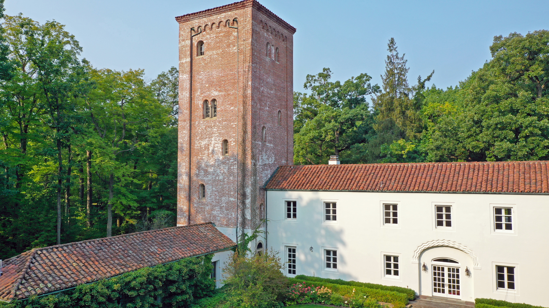 51 South Mayflower Road Lake Forest, IL 60045 - Photo 2 of 85 aerial view of a house with a yard