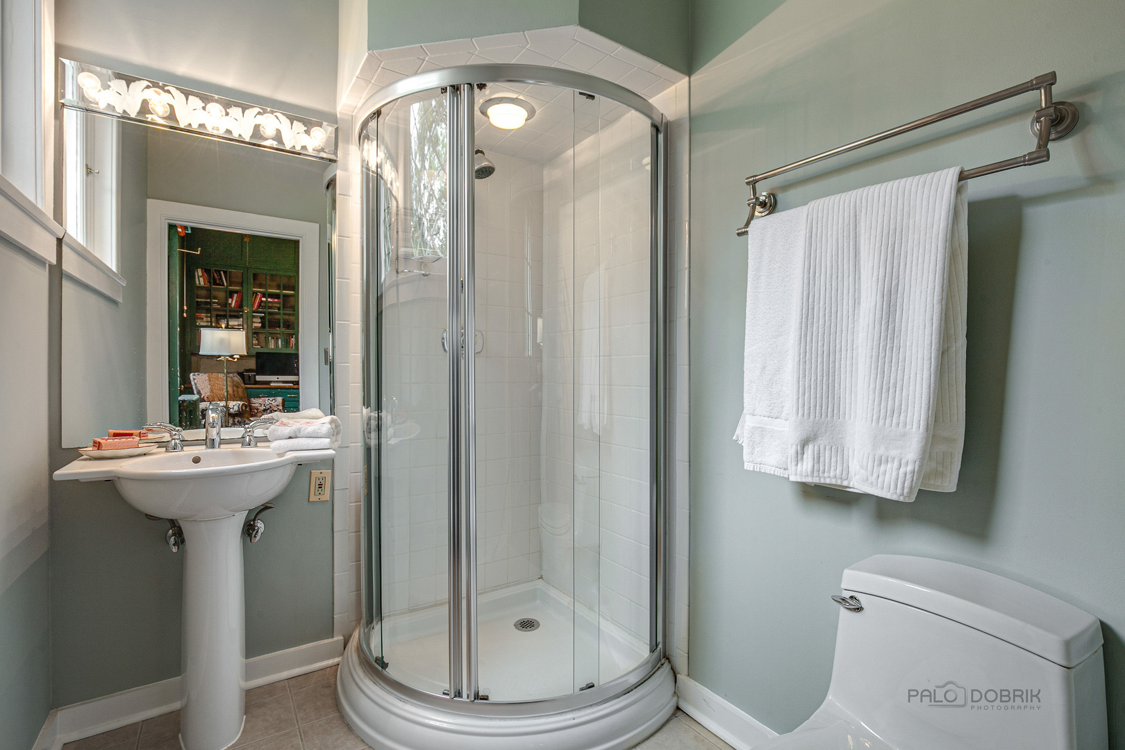 51 South Mayflower Road Lake Forest, IL 60045 - Photo 29 of 85 a bathroom with a sink a toilet and shower