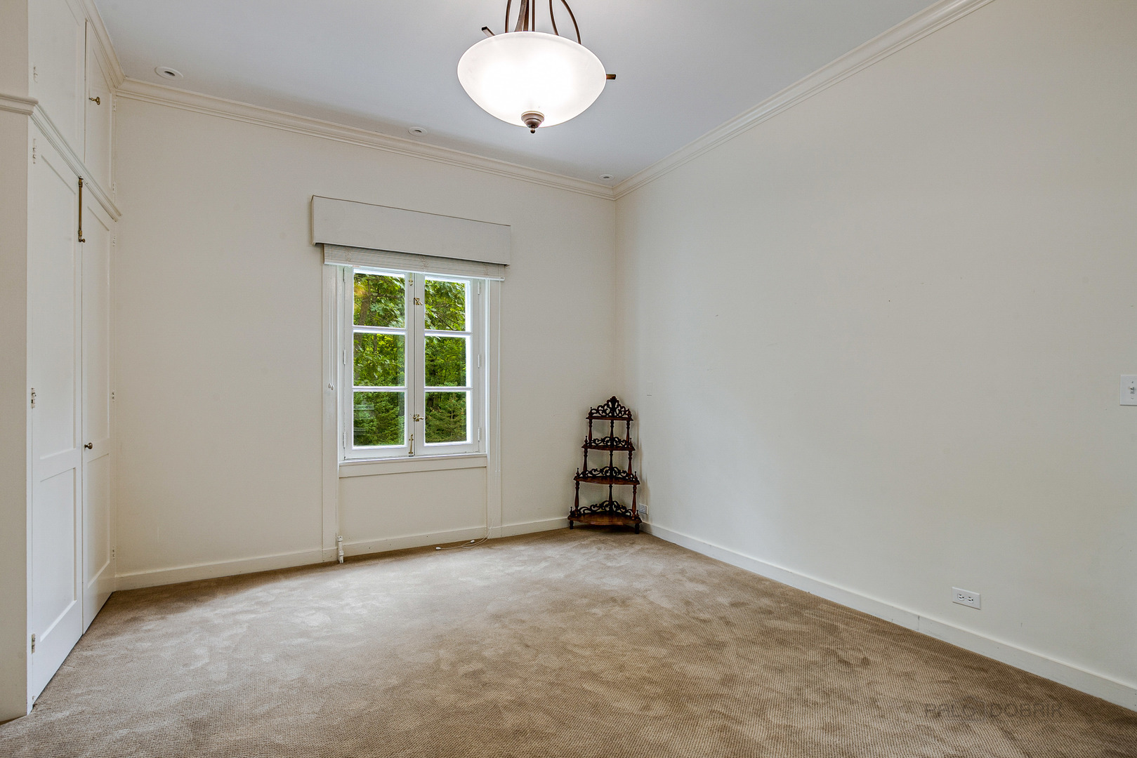 51 South Mayflower Road Lake Forest, IL 60045 - Photo 42 of 85 an empty room with a window