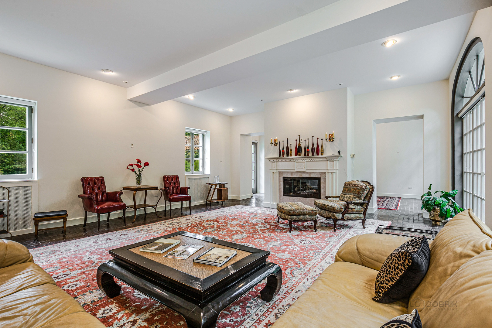 51 South Mayflower Road Lake Forest, IL 60045 - Photo 10 of 85 a living room with furniture fireplace and window
