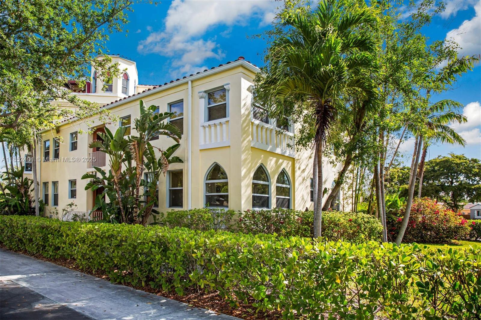 421 Grand Concourse, Unit 6 Miami Shores, FL 33138 - Photo 3 of 8 front view of a building