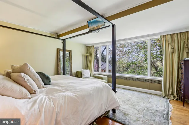 a view of a house with a big yard