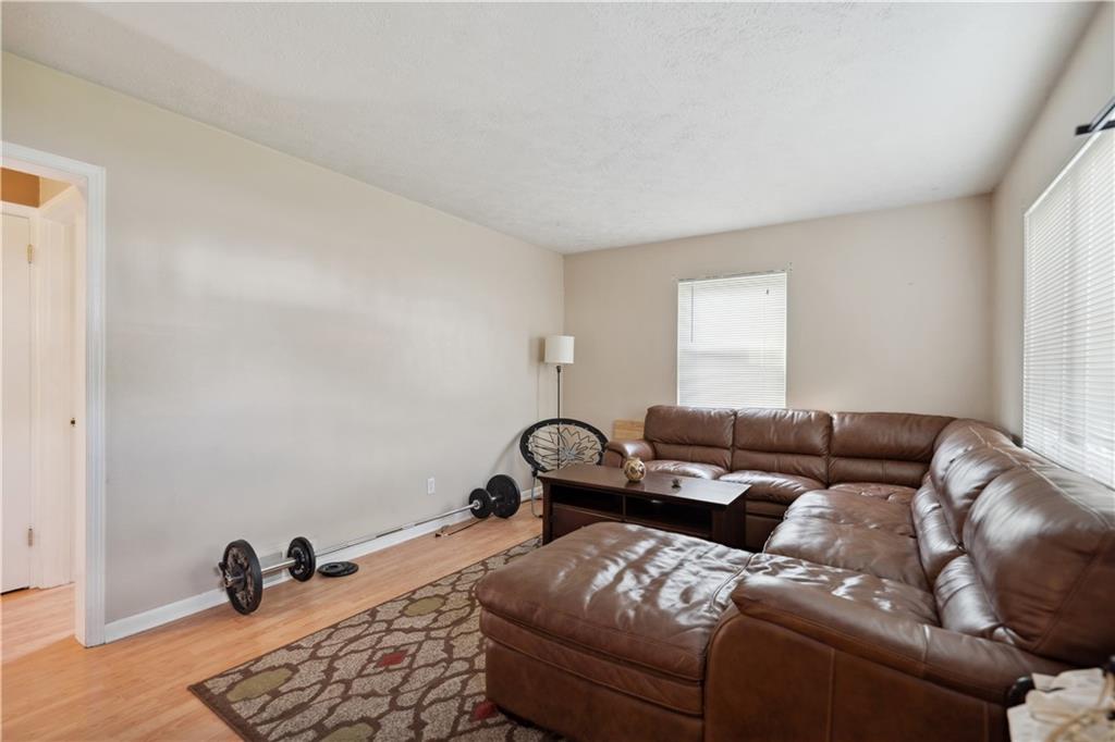 3706 Oakleaf Road Pittsburgh, PA 15227 - Photo 4 of 31 Gallery Image 4