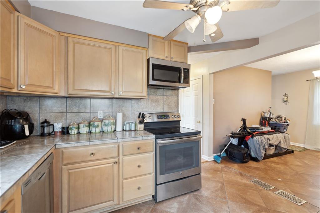 3706 Oakleaf Road Pittsburgh, PA 15227 - Photo 8 of 31 Gallery Image 8