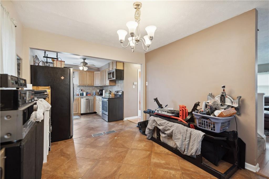 3706 Oakleaf Road Pittsburgh, PA 15227 - Photo 10 of 31 Gallery Image 10