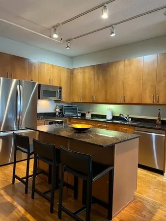$389,000 | 737 West Washington Boulevard, Unit 1209, Chicago, IL 60661