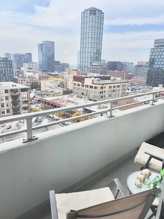 $389,000 | 737 West Washington Boulevard, Unit 1209, Chicago, IL 60661