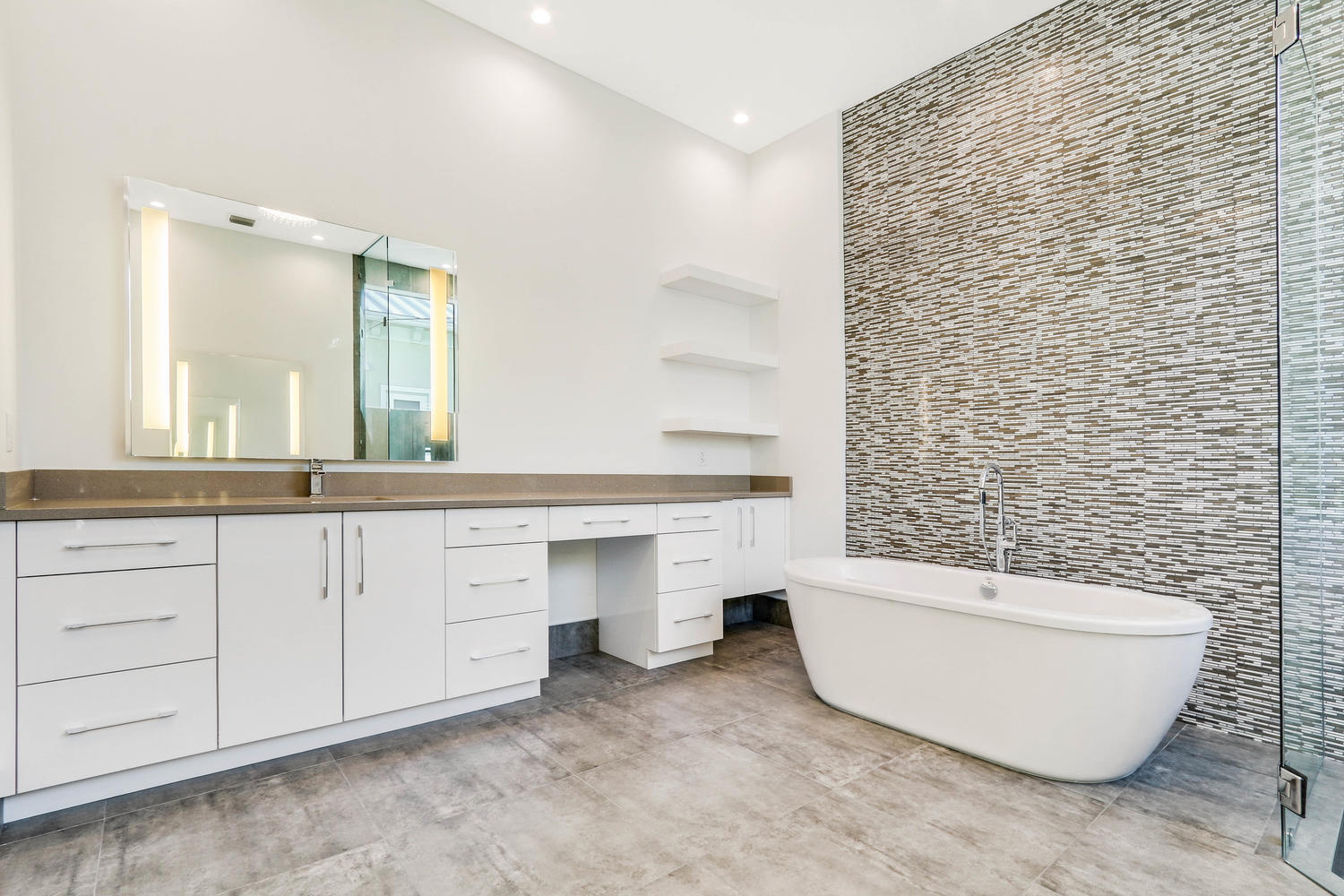 235 Northeast 6th Court Boca Raton, FL 33432 - Photo 8 of 26 235 NE 6th Ct Boca Raton FL-large-009-18