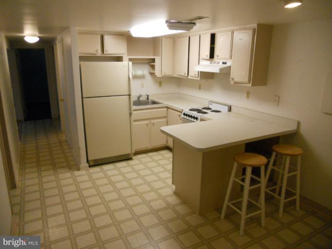 180 Southdown Road Edgewater, MD 21037 - Photo 19 of 21 Kitchen on Lower Level