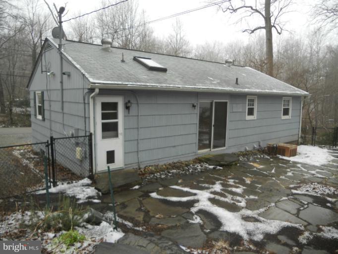 180 Southdown Road Edgewater, MD 21037 - Photo 20 of 21 Exterior (Rear)