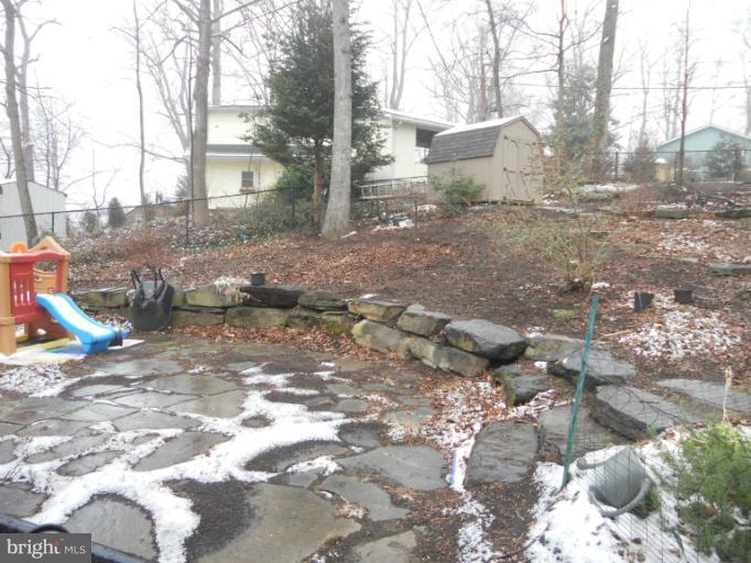 180 Southdown Road Edgewater, MD 21037 - Photo 21 of 21 Exterior (Rear) Yard