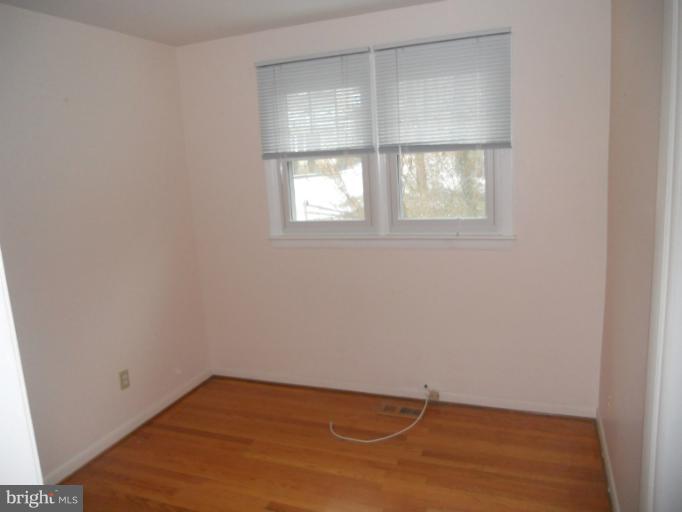 180 Southdown Road Edgewater, MD 21037 - Photo 10 of 21 Bedroom 3