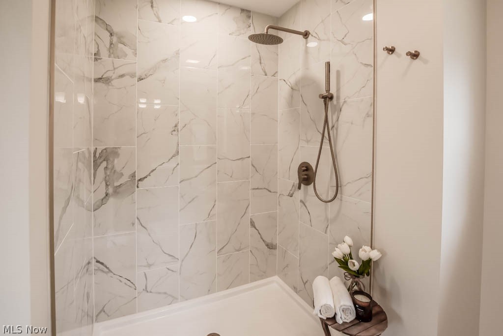 4867 Manchester Road Akron, OH 44319 - Photo 17 of 45 Master Bathroom