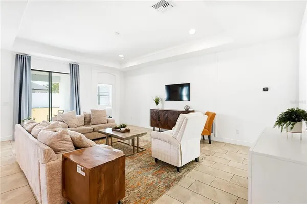 $529,900 | 109 Azul Drive, Seffner, FL 33584