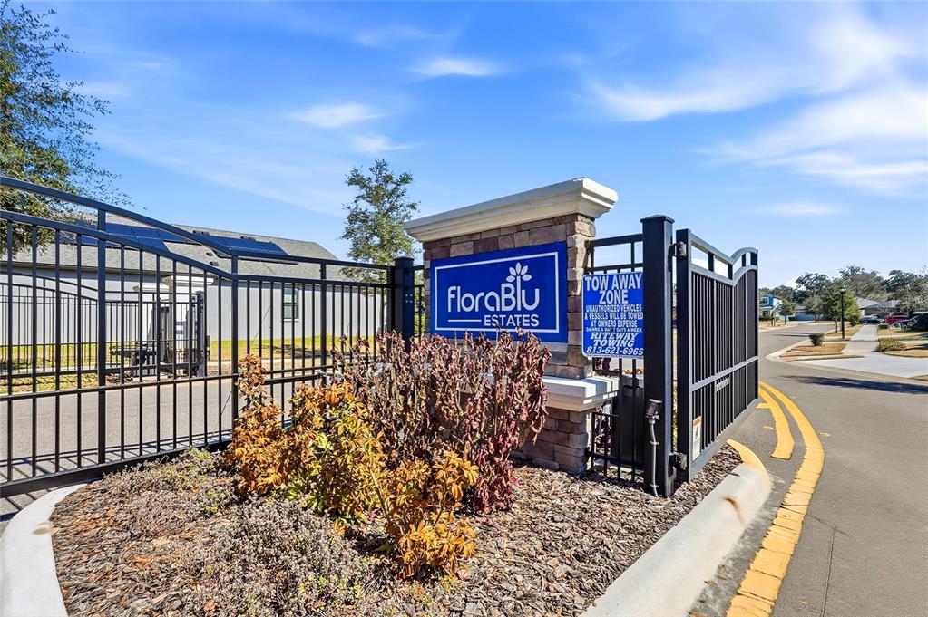 109 Azul Drive Seffner, FL 33584 - Photo 2 of 40