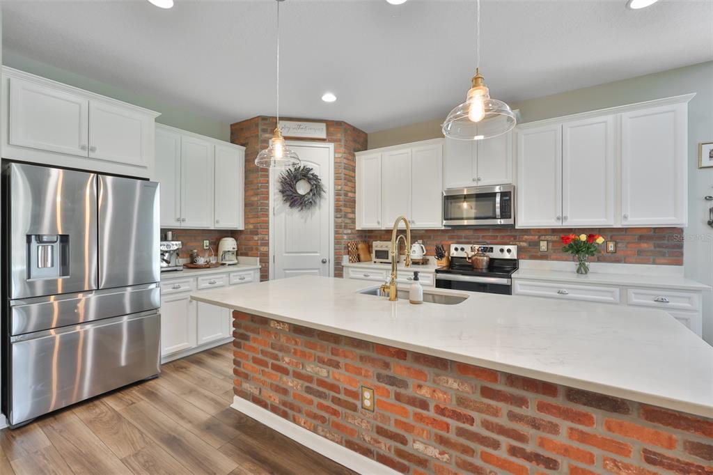11527 Cedar Valley Drive Riverview, FL 33569 - Photo 9 of 51