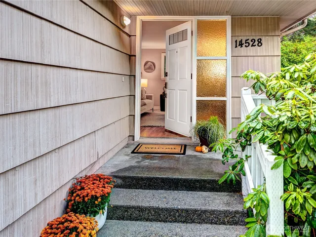 $725,000 | 14528 Ashworth Avenue North, Shoreline, WA 98133