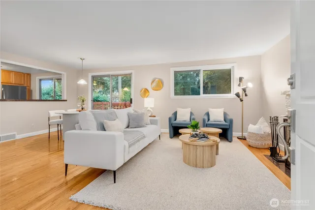 $725,000 | 14528 Ashworth Avenue North, Shoreline, WA 98133