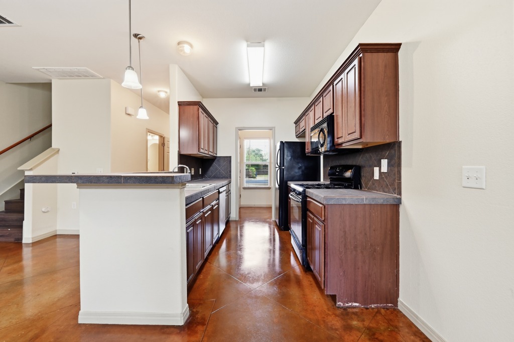 6015 Ponca Street, Unit A Austin, TX 78741 - Photo 12 of 28
