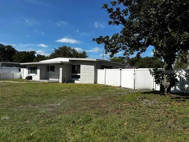 $2,500 | 156 Pinecrest Drive, Sanford, FL 32773