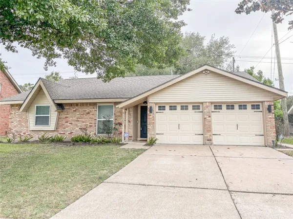$330,000 | 3123 Lazy Spring Drive, Houston, TX 77080