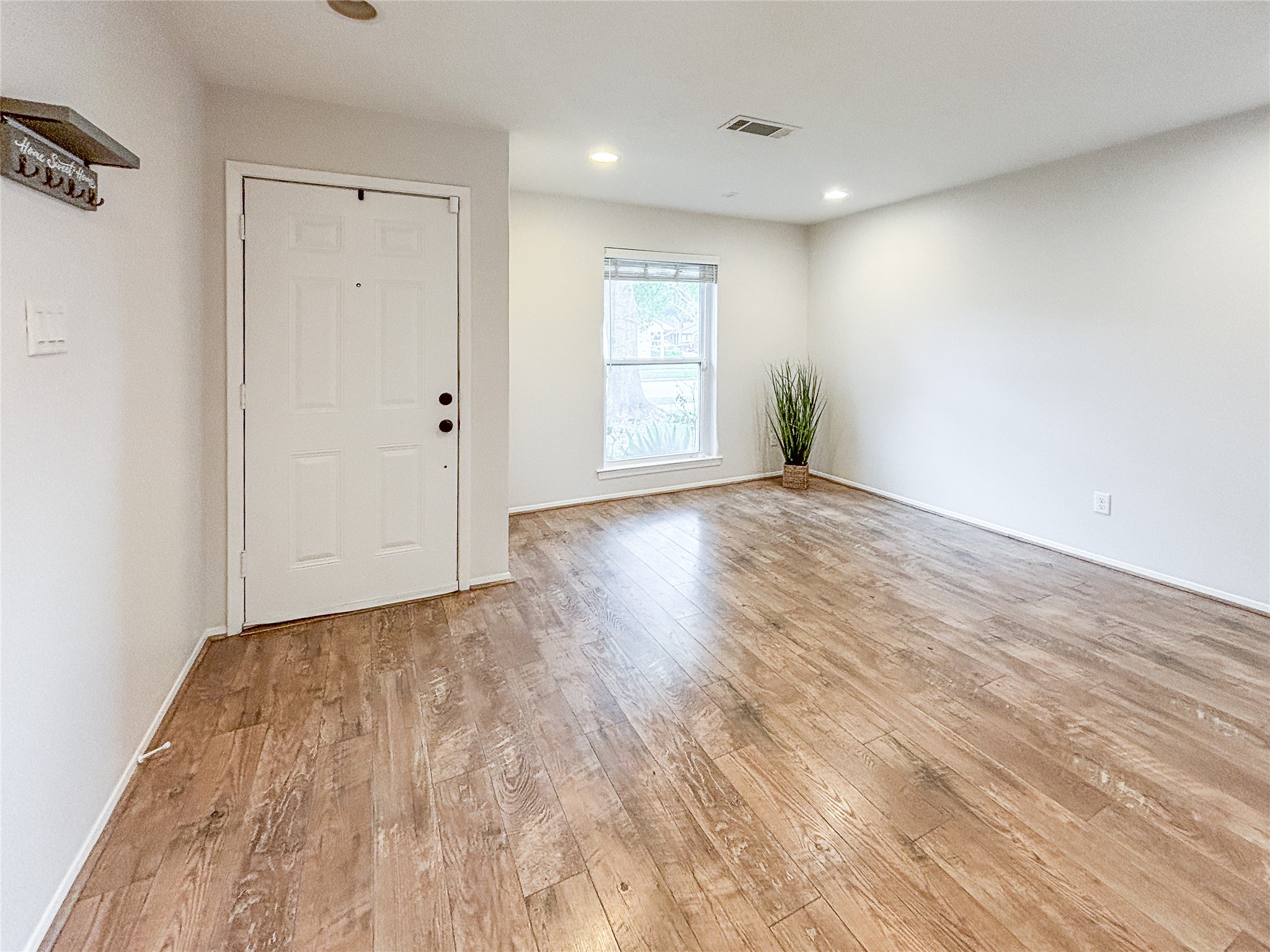 3123 Lazy Spring Drive Houston, TX 77080 - Photo 4 of 24