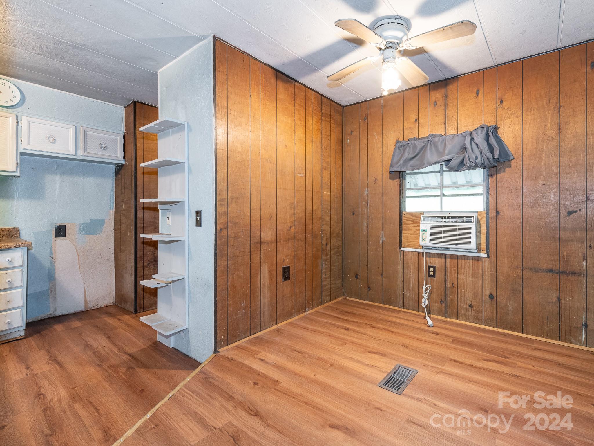 2118 Hillcrest Road Dallas, NC 28034 - Photo 3 of 28 Gallery Image 3