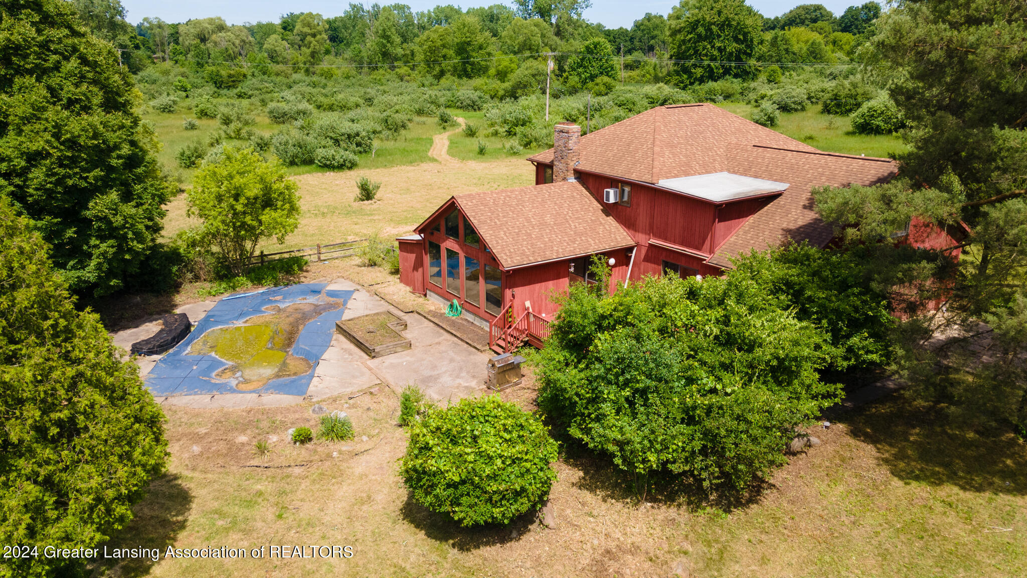 5510 Meridian Road Haslett, MI 48840 - Photo 54 of 93 5510_Meridian_BROCK-38