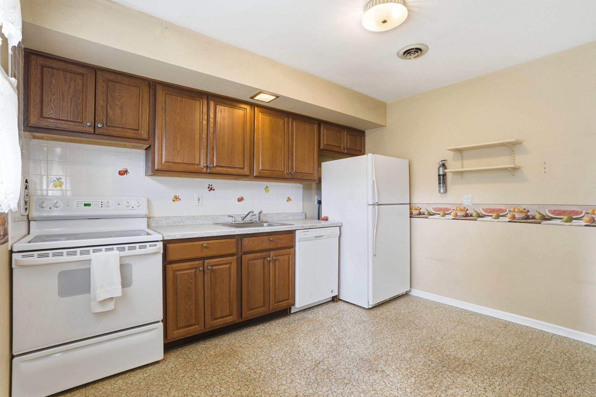 330 Wexford Road Red Hill, PA 18076 - Photo 10 of 54 Electric stove