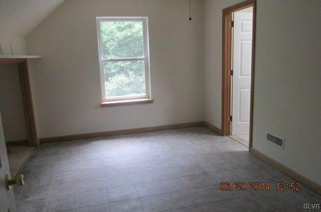 908 Willow Grove Road Pocono Summit, PA 18346 - Photo 6 of 19 Gallery Image 6