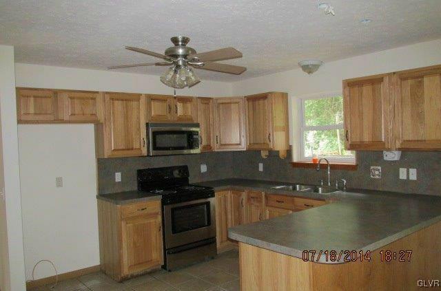 908 Willow Grove Road Pocono Summit, PA 18346 - Photo 7 of 19 Gallery Image 7