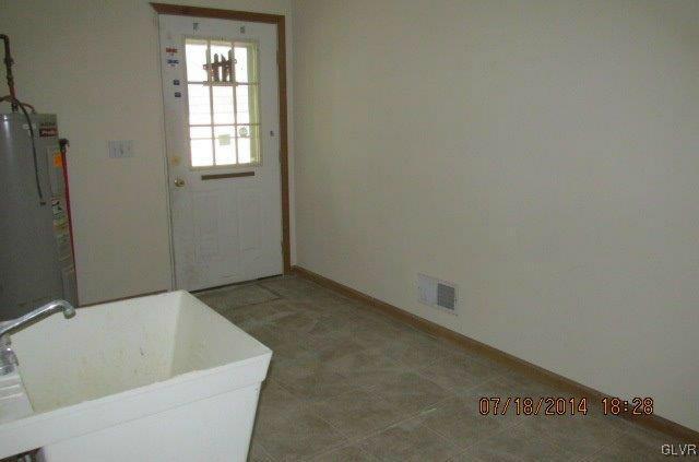 908 Willow Grove Road Pocono Summit, PA 18346 - Photo 8 of 19 Gallery Image 8
