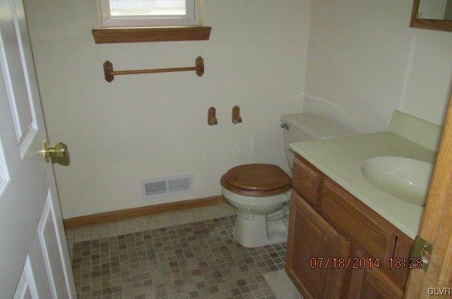 908 Willow Grove Road Pocono Summit, PA 18346 - Photo 9 of 19 Gallery Image 9