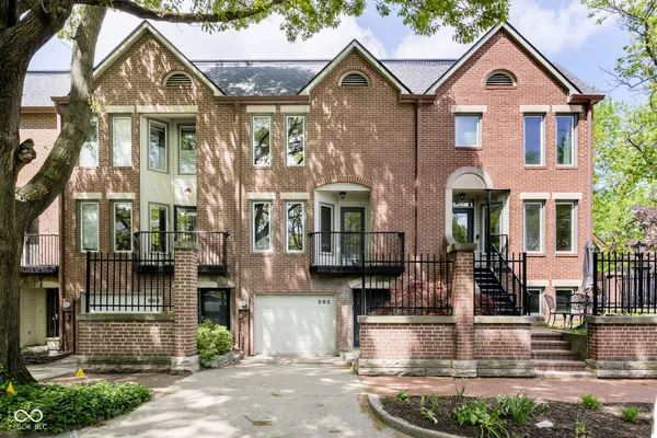 $2,625 | 592 East Vermont Street, Indianapolis, IN 46202