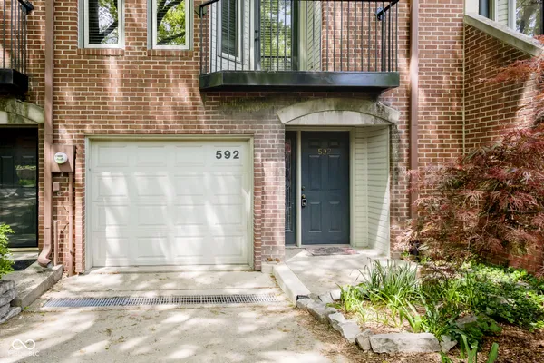 $2,625 | 592 East Vermont Street, Indianapolis, IN 46202