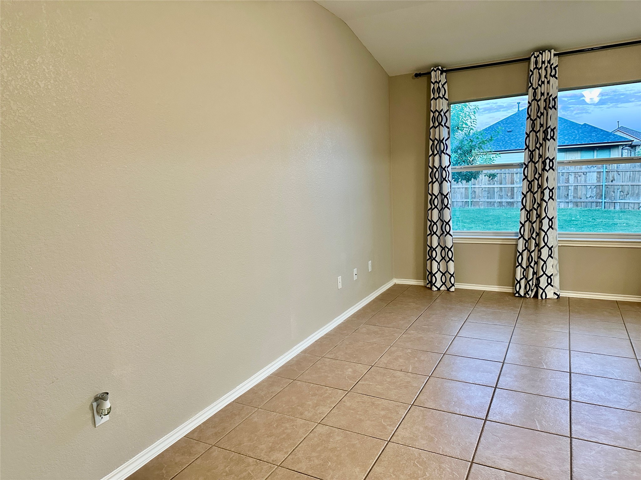 207 Dragon Ridge Road Buda, TX 78610 - Photo 6 of 38 View to the left of the main living room
