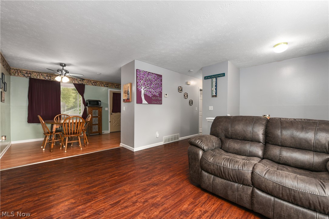5647 Lear Nagle Road North Ridgeville, OH 44039 - Photo 3 of 35