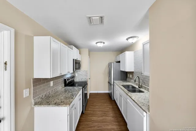 $1,600 | 3325 Stoney Square, San Antonio, TX 78247