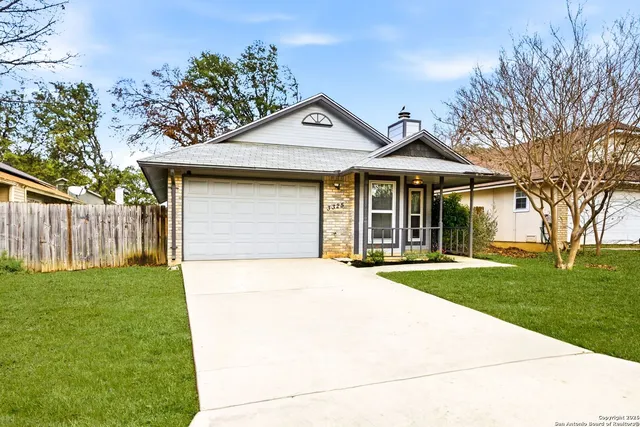 $1,600 | 3325 Stoney Square, San Antonio, TX 78247