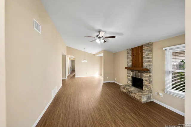 $1,600 | 3325 Stoney Square, San Antonio, TX 78247