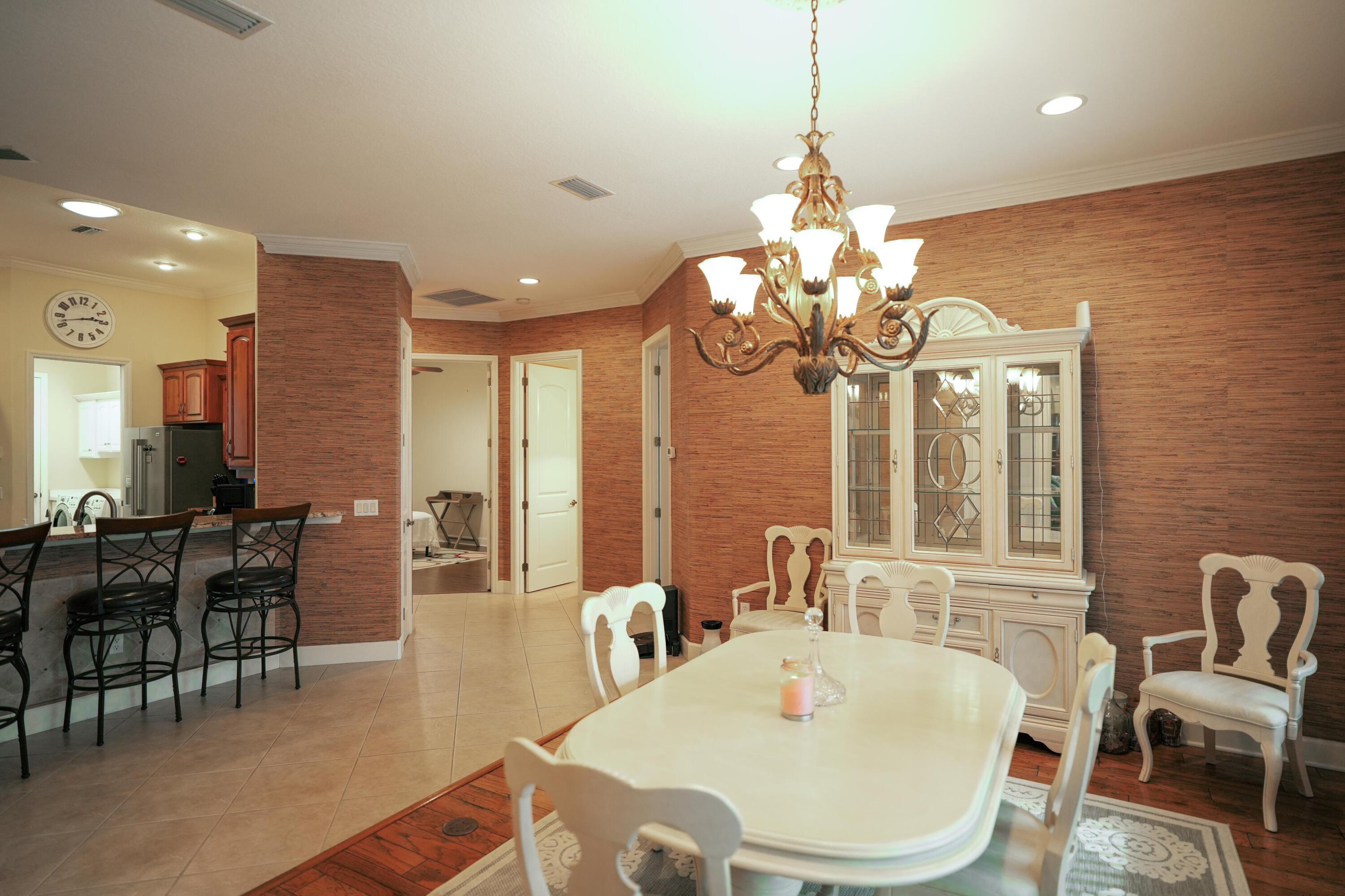 9908 Southeast 67th Avenue Road Belleview, FL 34420 - Photo 21 of 65 42_dining