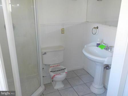 796 Masons Beach Road Deale, MD 20751 - Photo 5 of 18 Bathroom 2