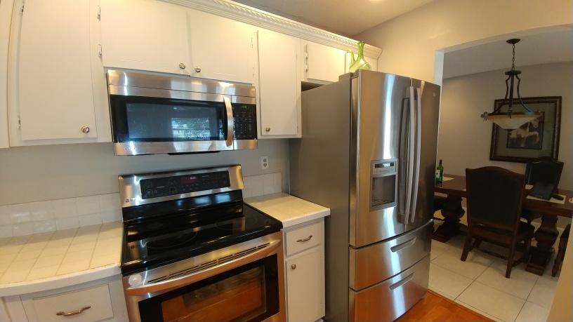 6005 Northwest 68th Avenue Tamarac, FL 33321 - Photo 3 of 25 Kitchen