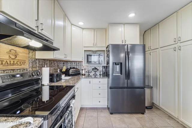 $685,000 | 413 North Albro Road, Prosser, WA 99350