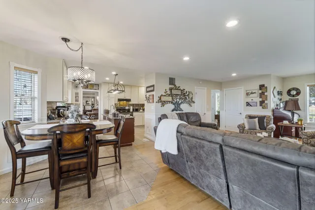 $685,000 | 413 North Albro Road, Prosser, WA 99350