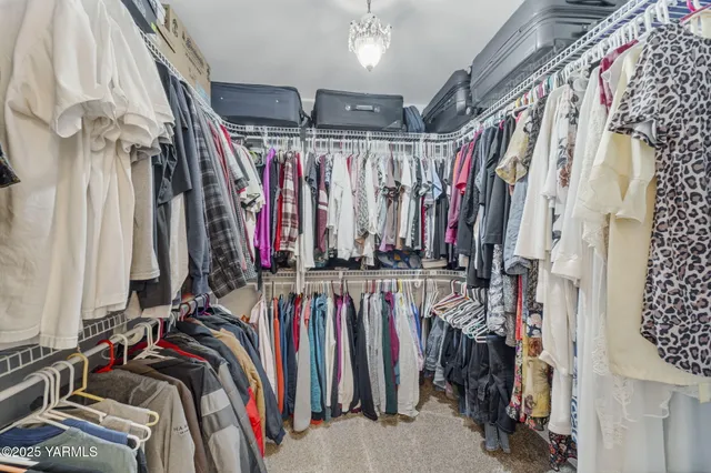 $685,000 | 413 North Albro Road, Prosser, WA 99350